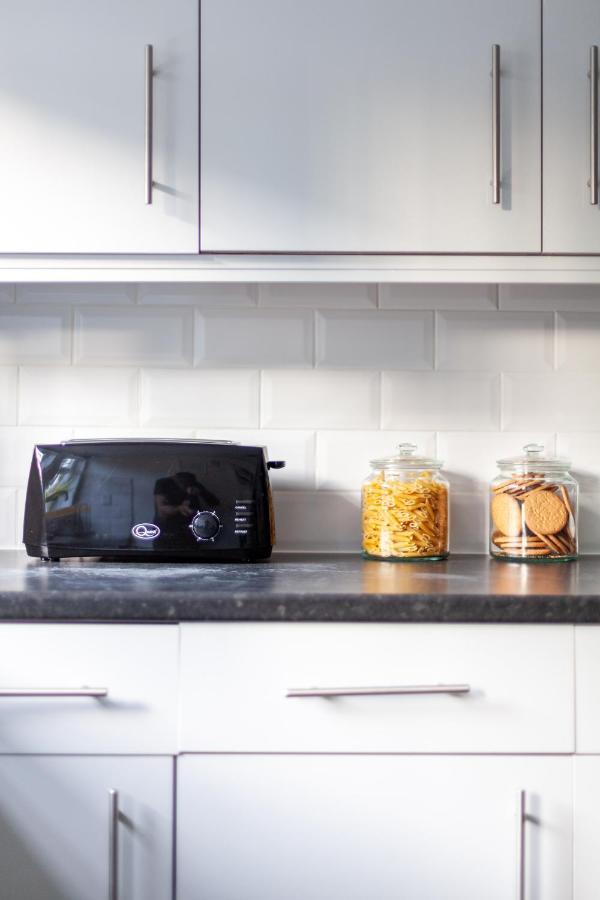 Arte Stays - 3-Bedroom Bright House London, Haggerston, Garden, Parking, 8 Min Walk To Haggerston Station, Weekly Or Monthly Stays, Serviced Accommodation - 7 Guests Exterior foto