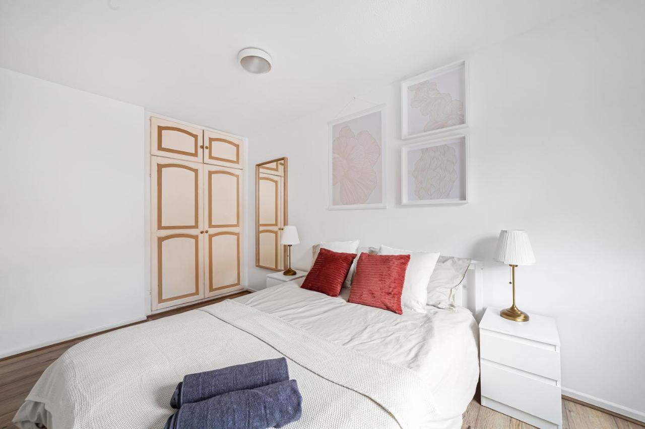 Arte Stays - 3-Bedroom Bright House London, Haggerston, Garden, Parking, 8 Min Walk To Haggerston Station, Weekly Or Monthly Stays, Serviced Accommodation - 7 Guests Exterior foto