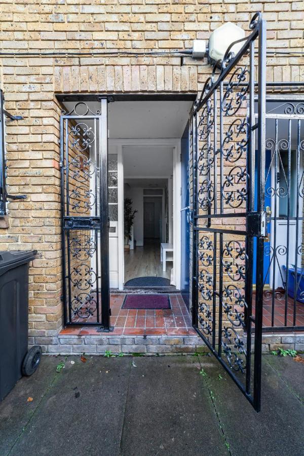 Arte Stays - 3-Bedroom Bright House London, Haggerston, Garden, Parking, 8 Min Walk To Haggerston Station, Weekly Or Monthly Stays, Serviced Accommodation - 7 Guests Exterior foto